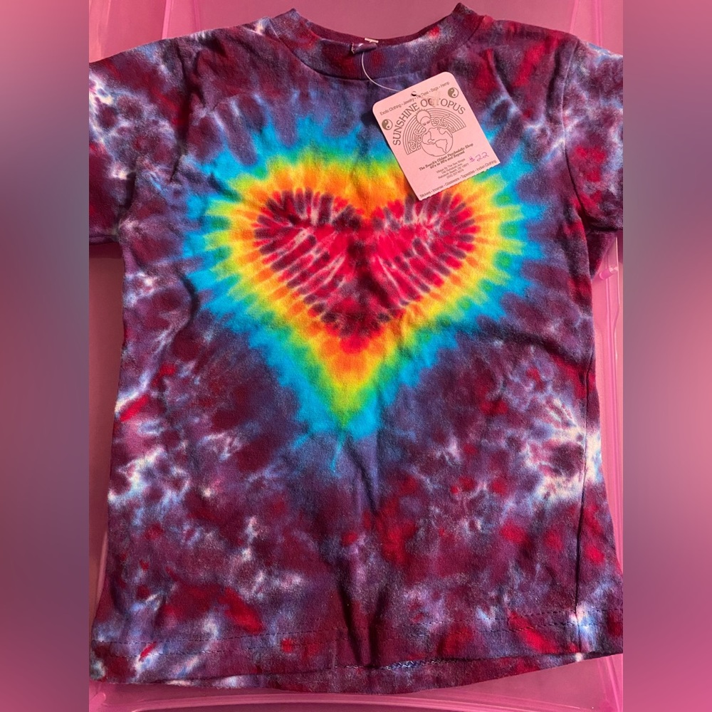 Kids Tie Dye T-Shirt from Sunshine Octopus in Rehoboth Beach Delaware - NWT